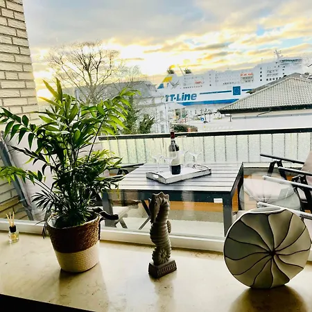 Apartment Sadebo Traveblick Mit Balkon - Parkplatz - 6 Gaste *
